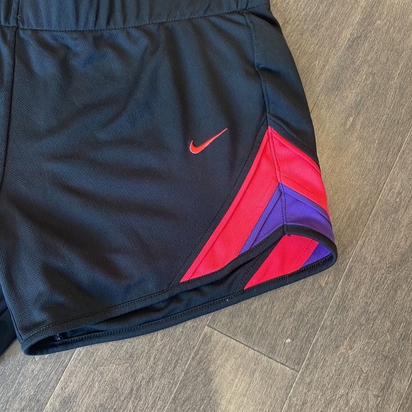 Nike Shorts - Picture 2 of 3